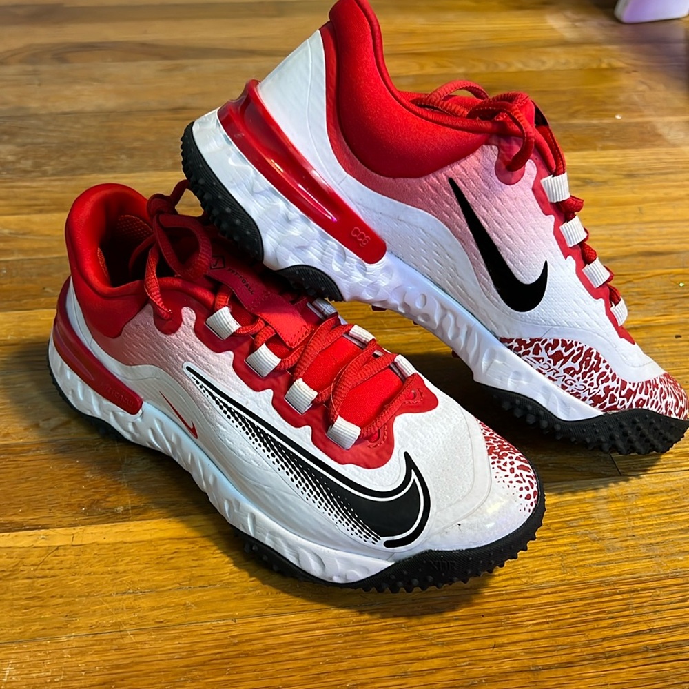 Nike Alpha Huarache Elite 4 Turf Softball Red FD2746-600 Women’s Size 6.5 NEW